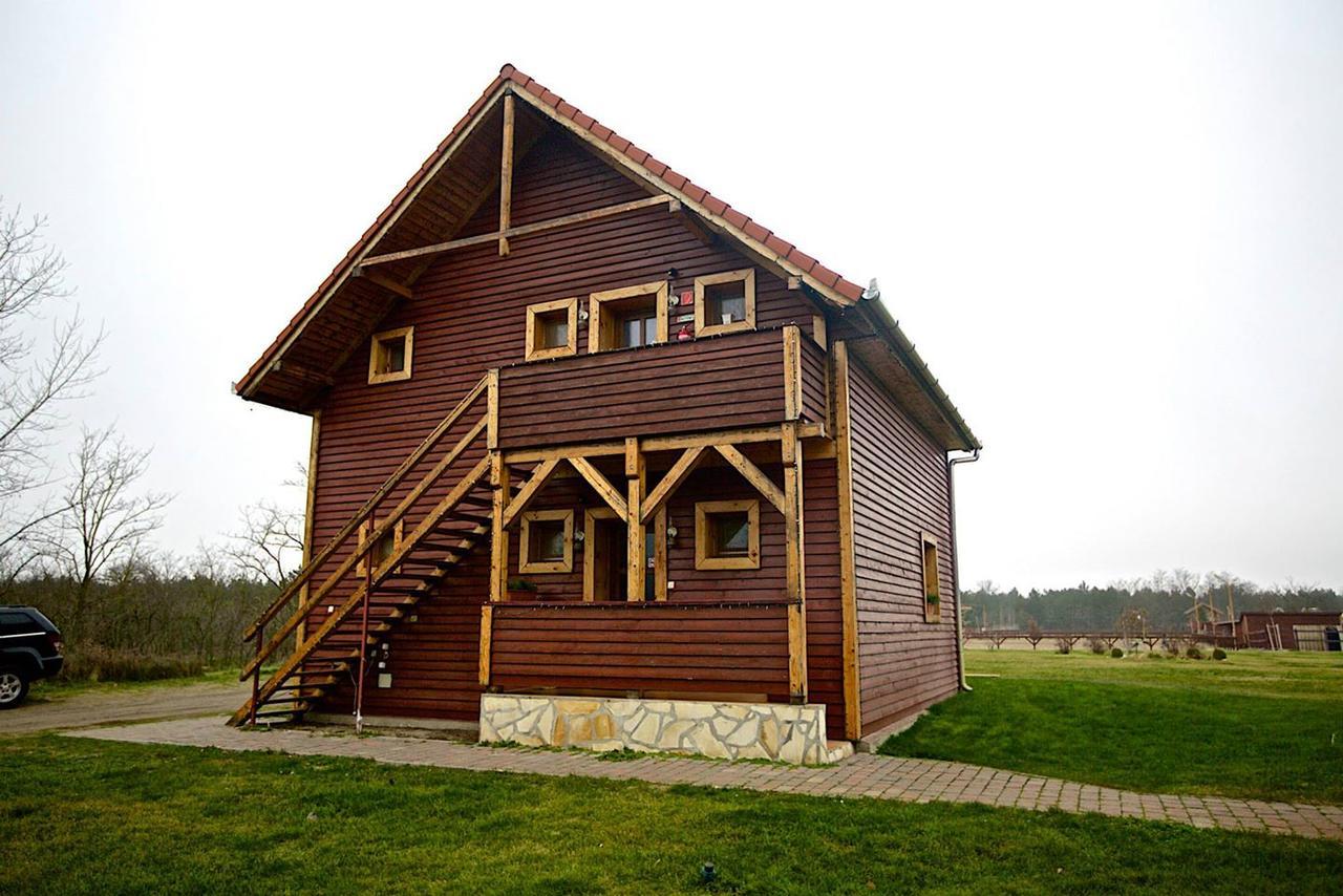 El Bronco Working Ranch Izsák Exterior foto